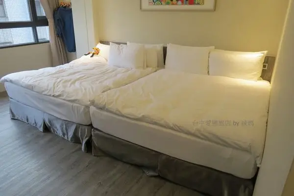 鄰近一中商區，但又能在鬧中取靜的【台中愛戀旅店】不僅住的舒適，更能享受Nu的美食饗宴，忙碌生活中增添一絲絲的小確幸~~