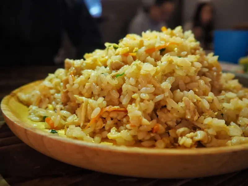 炒飯製研所 板橋府中美食 平價炒飯 19種特殊口味任你挑 看老闆心情炒飯 墨西哥莎莎炒飯 香蒜肉絲蛋炒飯 激推划算限量雞湯 經典小菜