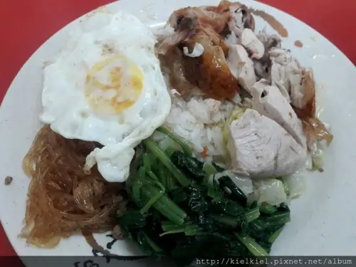[食記/嘉義]港記燒臘店-林森東路│雞油澆飯半熟蛋