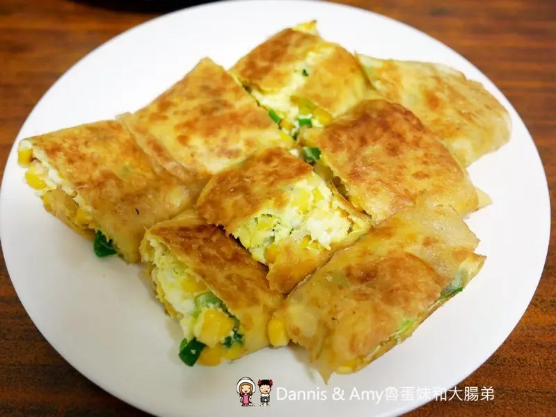 《新竹早餐吃什麼》美美早點。招牌雙蛋蛋餅真的不錯吃。2019最新菜單價格分享︱新竹民生路美食（  影片） - Dannis & Amy魯蛋妹和大腸弟