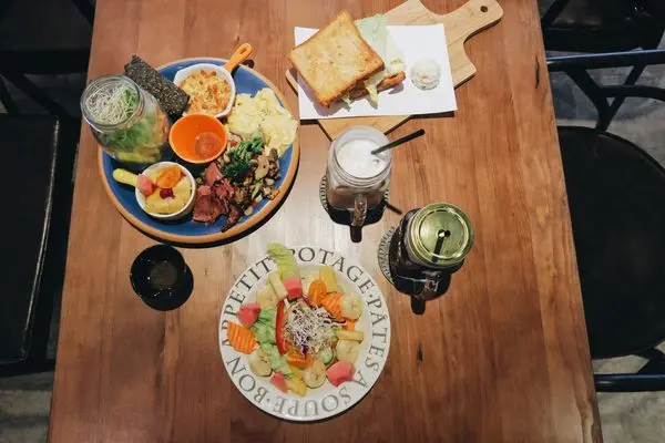 [新北土城區] 美食提案 X  HOMA咖啡·早午餐 ∥捷運海山站咖啡輕食養生早午餐義大利麵推薦/ 寵物友善餐廳/半自助不收服務費∥