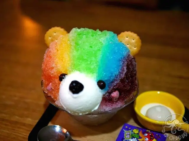 花蓮日式刨冰 療癒系冰品店【浪花丸 かき氷·島食】超Q萌彩熊君刨冰，顏色繽紛好吸睛！親愛的 我把富士山吃下肚了！經典款 沖繩黑糖かき氷搭配手工白玉好Q彈！