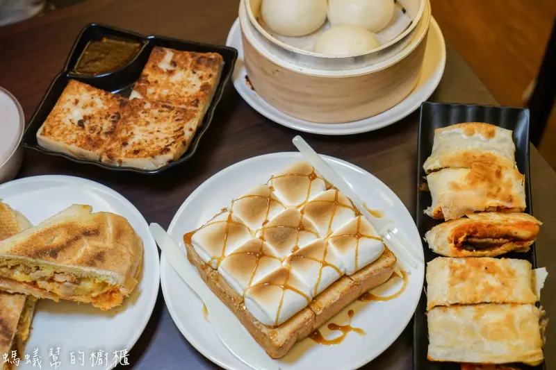 巷口宵夜點心(台中青海店)|台中宵夜點心，高雄夯店插旗台中，台中美食推薦，必點招牌棉花糖厚片。 - 螞蟻幫的櫥櫃