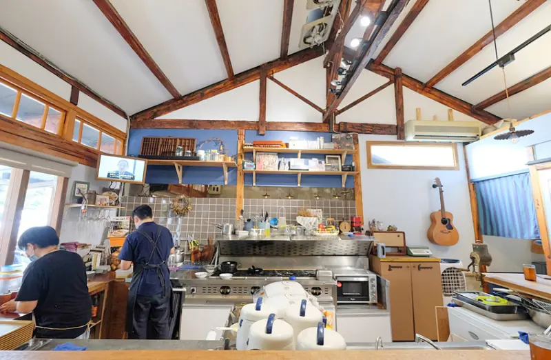 大人味日印咖哩︱走進日劇場景吃咖哩飯，想吃一定要開店前就報到