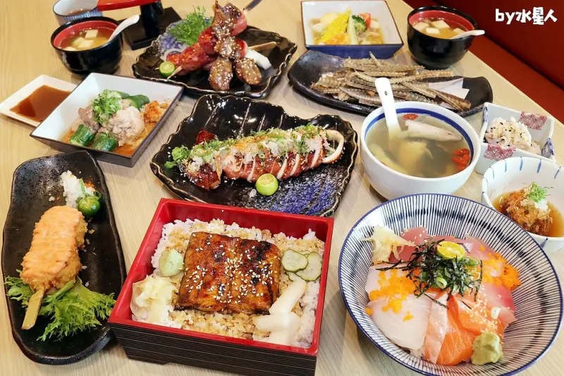 台中太平美食日四又魚鰻魚飯專賣店，龍眼木炭烤出肉嫩脂香，鰻魚頭蒜湯、鰻骨仙貝、生魚片丼飯都好吃，台中鰻魚飯推薦