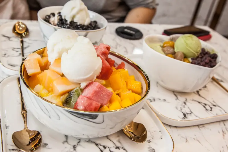 [桃園南崁]超質感冰店！超人氣水果爽料足味豐好好味！天下奇冰Icever 南崁店 - 大手牽小手。玩樂趣