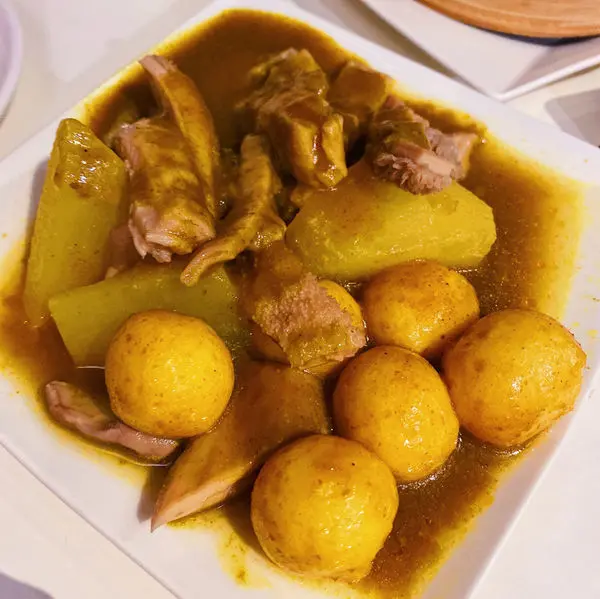 [台北港式]捷運南港站「魚蛋哥香港咖哩茶餐廳」首次光顧就好滿意的港式料理/好厲害的牛筋丸鮮嫩又Q彈/招牌咖哩魚丸濃醇香/附菜單