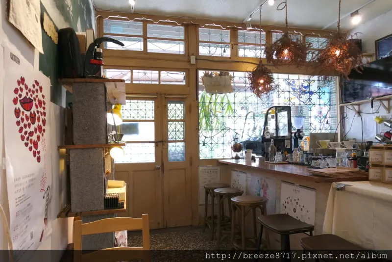 鳴草咖啡｜古樸舊城街道自家烘焙館【宜蘭市】