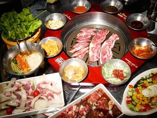 8292烤肉 - 台北東區韓式烤肉推薦，原塊肉品烤起來最爽快，多種經典韓式餐點，最適合多認下班後聚餐