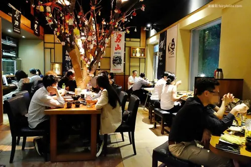 Yakingtori 酒侍串說。隱密巷弄超低調，假日一位難求，就連日本人也愛來！ @蹦啾♥謝蘿莉 La vie heureuse