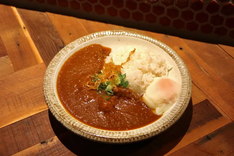 『台北美食』南京復興站美食。新高軒。東區新開幕的日式咖哩飯餐廳「每天限時2小時供應」，等待是值得的，咖哩控必吃！