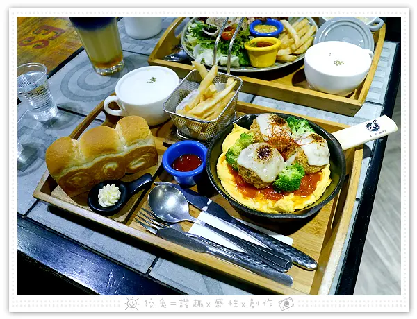 [高雄食記] 多一點咖啡館(文化館)~近高師大/文化中心早午餐！阿拉比卡咖啡豆、舒芙蕾熱蛋糕、自家烘焙吐司！友善用餐環境！