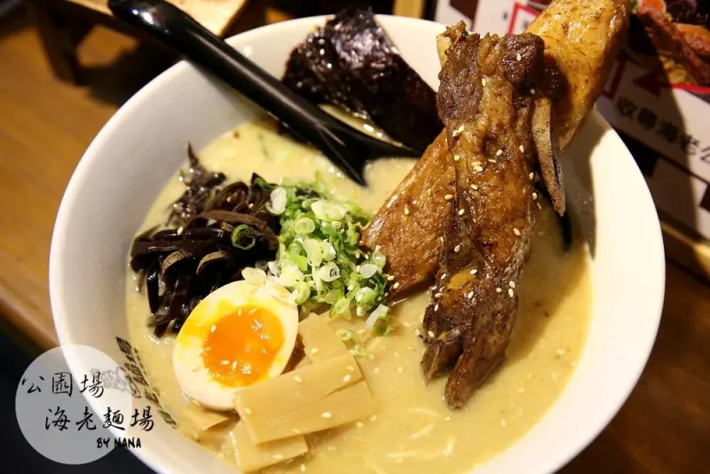 台中北區海老麵場(公園場)深夜食堂超狂豚雙肋拉麵/每日限量鯖多蝦拉麵,滿口鮮蝦甜味舌尖舞動 - Nana愛旅行札記
