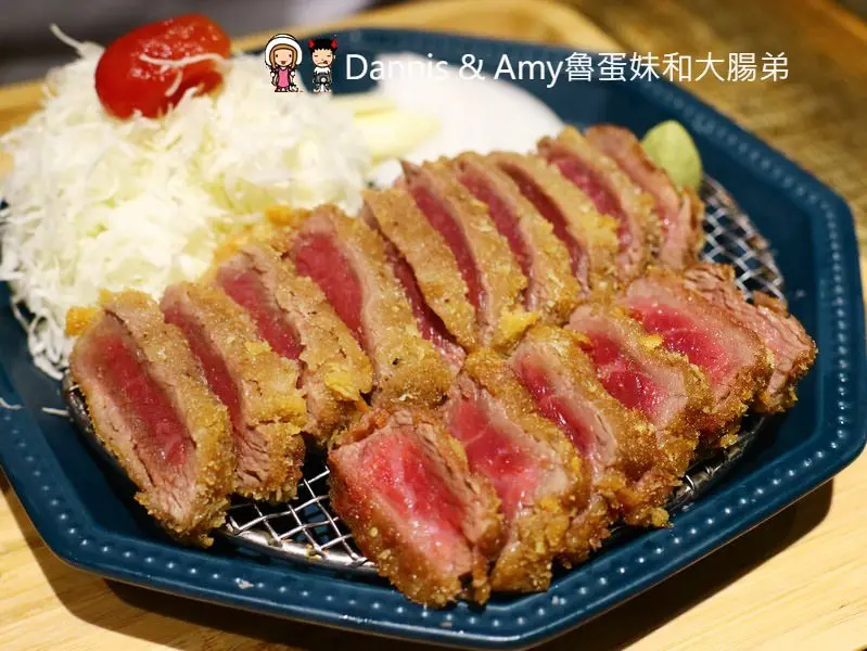 《澎湖馬公美食》馬公市區嵐山熟成牛かつ專売。日式炸牛排定食。牛五花爆肉山丼。澎湖花火節嘗鮮菜單分享 ︱影片 - Dannis & Amy魯蛋妹和大腸弟