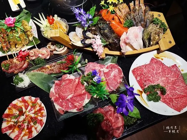 【台中】燒肉眾精緻炭火燒(豐原店)│一人一尾野生龍蝦、鹿兒島A5和牛、天使紅蝦、沙朗牛排、海鮮吃到飽。平日還有$499吃到飽，豐原聚餐慶生首選