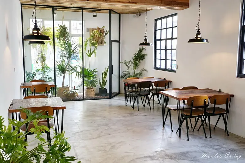 【台中西區】斑馬公寓咖啡｜班馬散步咖啡二店，清新質感玻璃屋早午餐，生酮飲食、低碳早午餐