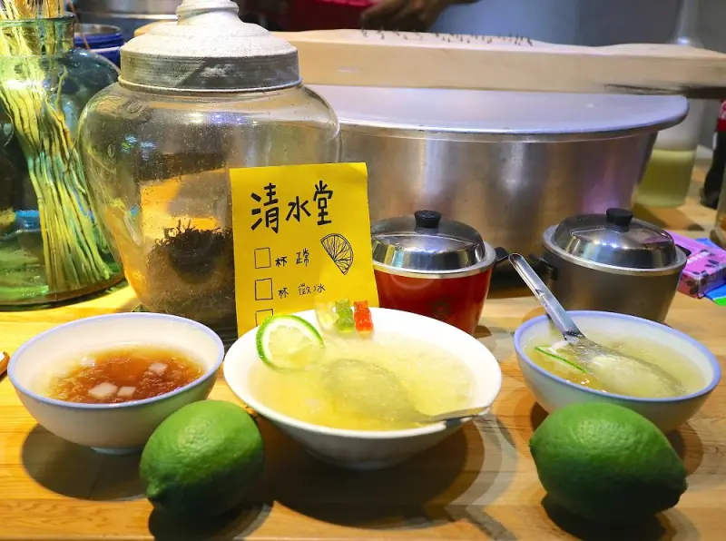 清水堂愛玉專賣店：台南人氣愛玉天王，內用享三吃，可樂/奧利多/啤酒愛玉全台首創，保證一吃就上癮！｜壽星限定-金箔愛玉 - 進食的巨鼠