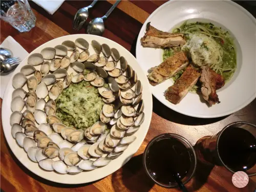 諾諾索 Non Lo So。台中北區中友百貨巷弄黃色貨櫃屋餐廳，麵是配菜，蛤蠣才是主餐啊!