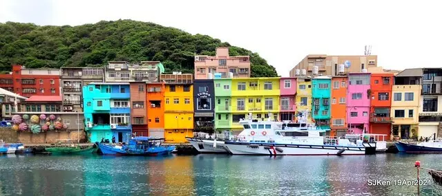 (基隆旅遊)「正濱漁港」--- 老港灣新面貌，繽氛多姿好風采！