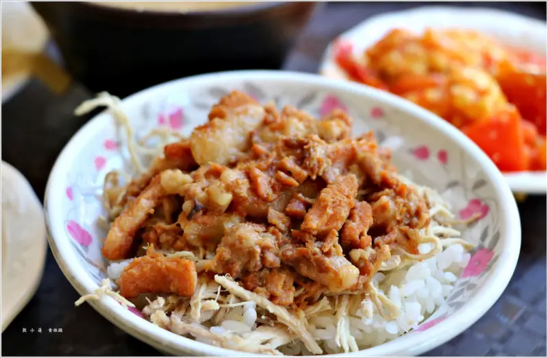 【高雄】郭家肉燥飯‧50年歷史老字號肉燥飯 人氣小吃店  小資省錢最愛店