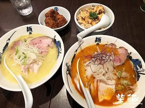 【台北】薑還是老的辣~紅白鎮店拉麵湯頭必喝!!:::柴貓IN【麵屋武藏︱本店】