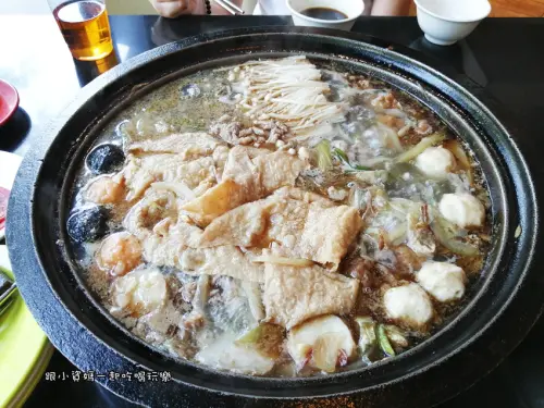 【台北中山區美食記】黑哥自助石頭火鍋 中山北路人氣火鍋店 麻油爆香快炒 超濃郁湯頭 一吃成癮