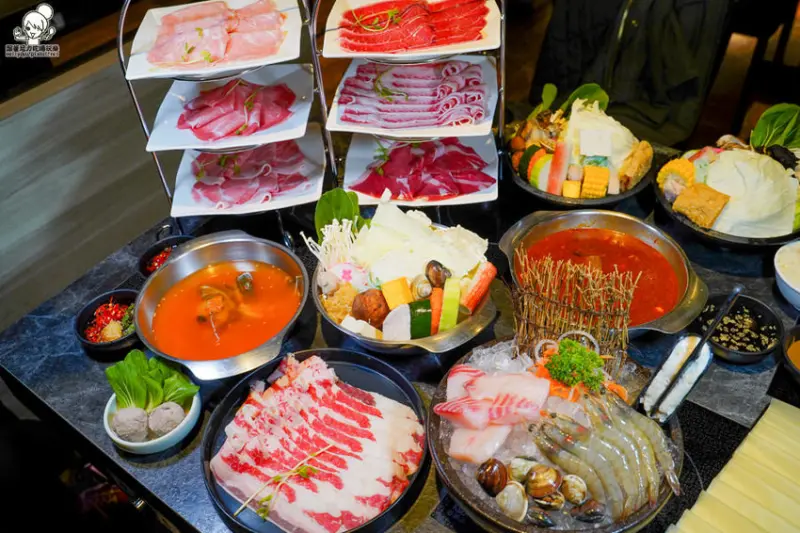 左營新光三越 7樓 隱藏版鍋物美食|聚餐推薦獨家 九勺涮涮鍋，逛街聚餐、下班聚會首選 - 跟著尼力吃喝玩樂＆親子生活