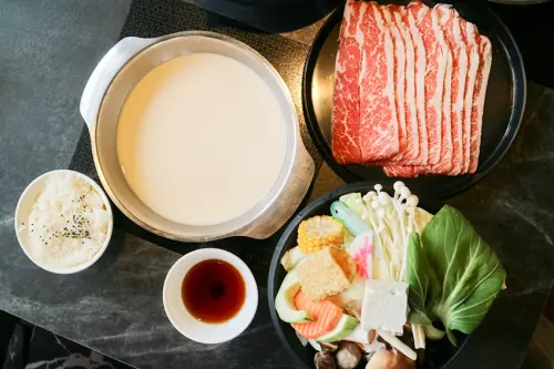 【高雄推薦超划算鍋物】免花大錢就能吃到大餐,暖冬首選~用心好料的好湯- 九勺日式涮涮鍋