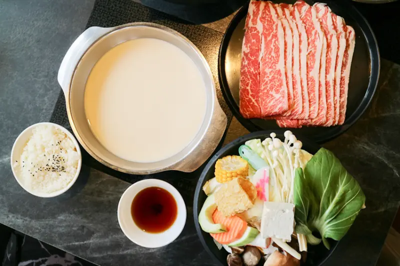 【高雄推薦超划算鍋物】免花大錢就能吃到大餐,暖冬首選~用心好料的好湯- 九勺日式涮涮鍋