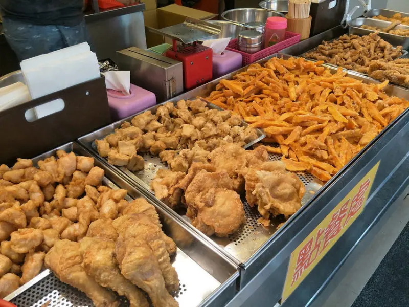 新北三重好吃鹽酥雞/宵夜美食"陳季炸雞"-黃金春雞~~三重推薦超好吃不油膩酥脆滿分的超好吃炸雞!!銅板價格的香脆激推狂野美味XD