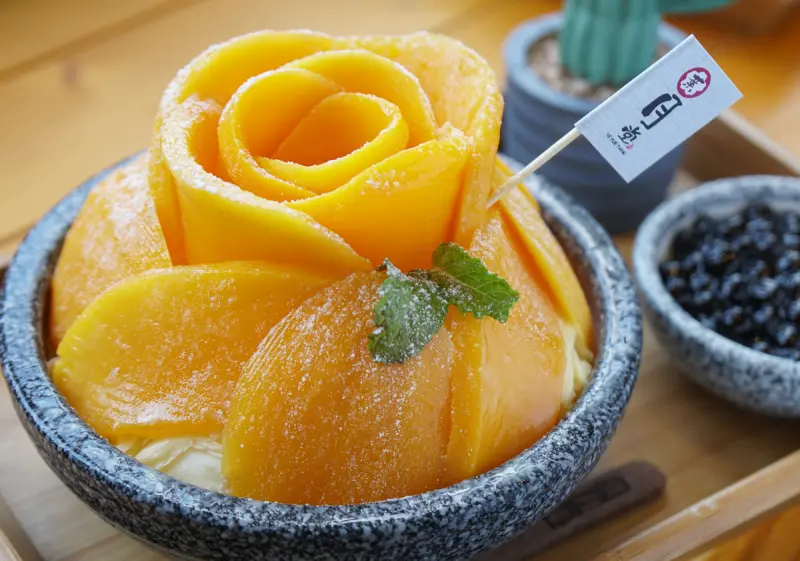 [高雄冰店推薦]葉月堂手作リ雪花冰專売店-華麗巨大芒果花朵雪花冰xIG打卡熱門 - 美食好芃友