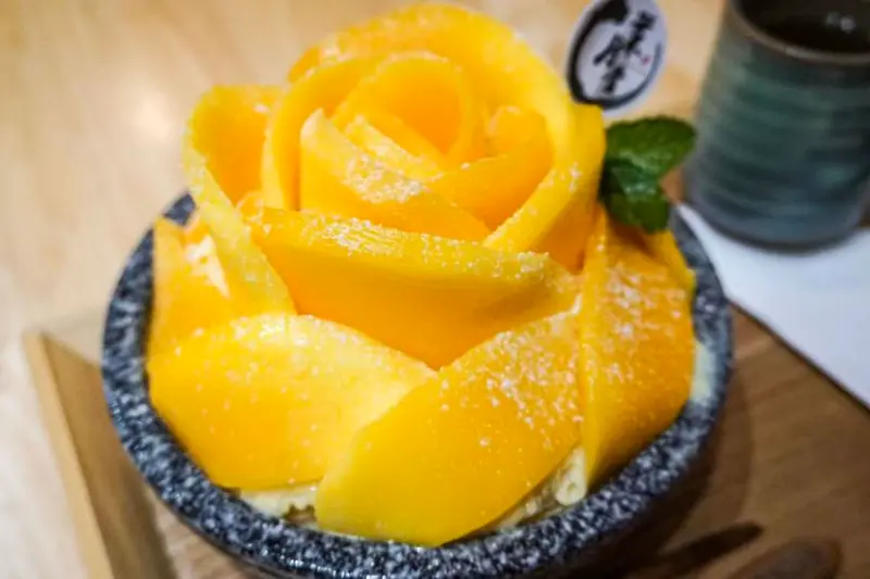 【高雄 葉月堂 · 手作リ雪花冰專売店。超人氣造型雪花冰／高雄獨家海酪英口味】富民店