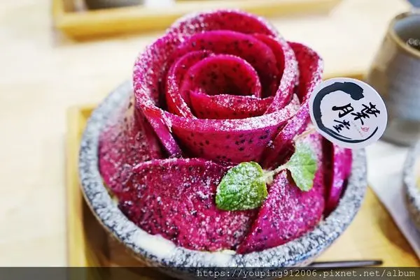 高雄三民區｜葉月堂 手作リ雪花冰專売店，天然食材、手工製冰，不只好看也超好吃的浮誇視覺系冰品(附菜單)！