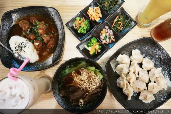 【新竹美食週記】茶街Tea Street，商業午餐、商業晚餐套餐物超所值！有附贈小菜和紅茶，水餃好吃，環境舒適免服務費