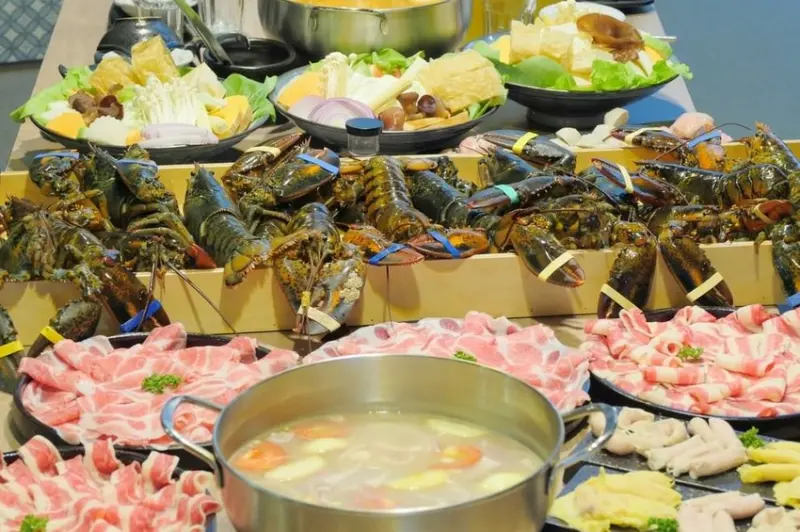 深紅進化版屠龍計劃2.0 | 10公斤活體龍蝦，吃到隔壁桌都驚呆了!!