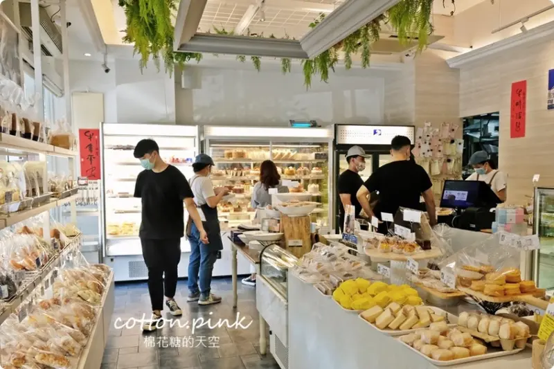 台中母親節蛋糕推薦|馥漫麵包花園紅寶石巧克力放妝點最新母親節蛋糕~早鳥優惠放送中!文內有訂購連結~ - 棉花糖的天空