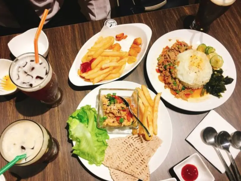 《新北❤️板橋》七天工法檸檬特條茶飲🍯現打羅勒青醬義大利麵，Wens Coffee給你一個寧靜舒適的小天地