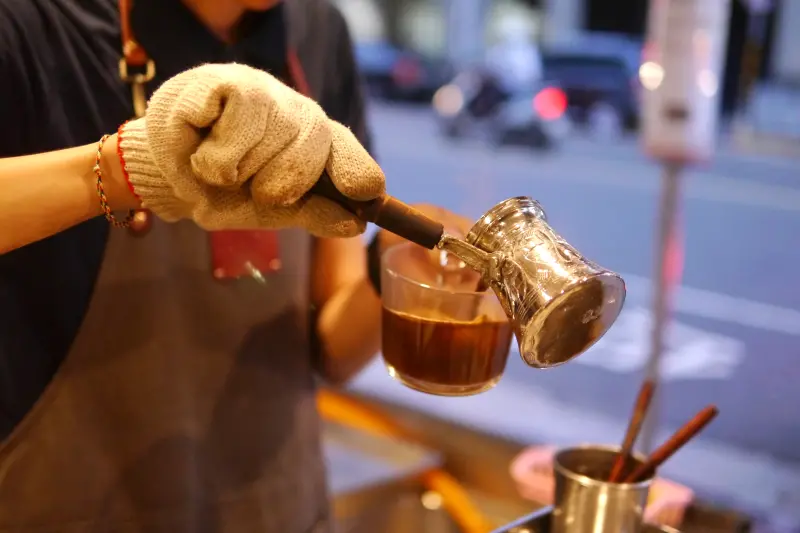 兩光咖啡：品味土耳其現煮原始炭燒方式咖啡，全台灣僅此一家獨賣(台北市永樂市場旁)