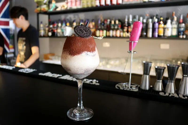 台南｜Create Dream美式餐酒館 髒髒麵包不稀奇，髒髒調酒才厲害！ - 奇奇一起玩樂趣