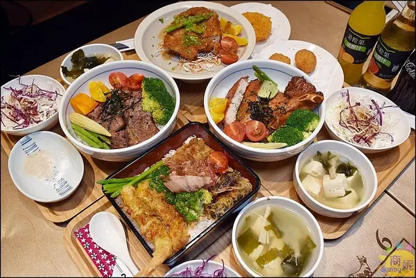 台中高CP值熟食丼飯 附餐無限吃到飽免服務費只要200多CP值超高        
      