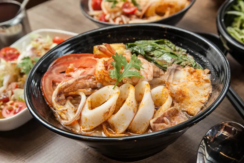 [桃園蘆竹]吃到頭捨不得抬起來的泰式料理！？新台灣泰式料理～丁金泰式涼麵米粉湯 - 大手牽小手。玩樂趣