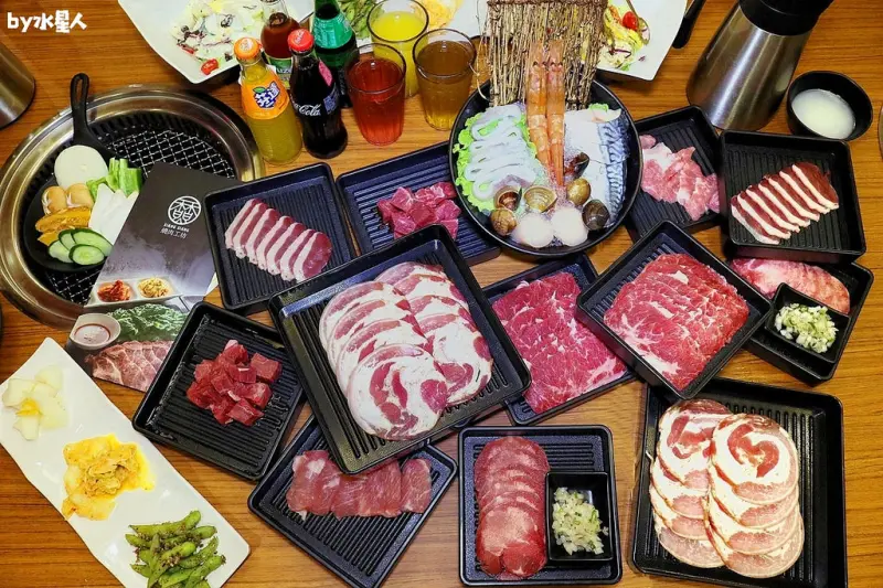 香香燒肉工坊｜豐原燒烤吃到飽新開幕，近30種肉類海鮮無限量供應，超值海陸新鮮食材隨你點，野菜、沙拉、飲料、甜點通通吃到爽！
