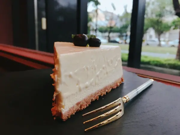 米約Millau Dessert/Wine(結束營業)---午茶時段提供甜點/咖啡/輕食(晚間變身餐酒館(ﾉ◕ヮ◕)ﾉ*:･ﾟ✧