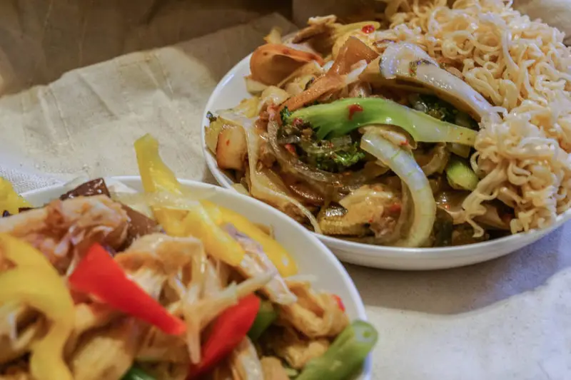 鮮鹽堂泰式鹹水雞 Ｘ魔王 新北板橋區 40多種配料 招牌泰式鹹水雞 免費送青木瓜絲 夏天消暑美食 內文有店家資訊