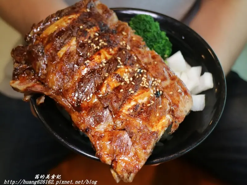 【台北士林區】天母sogo百貨公司8樓美食街『浮誇 贅沢三昧』比碗公還大的鬼爪肋排蓋飯/海膽炙燒比目魚鰭邊丼/愛評體驗券/捷運芝山站