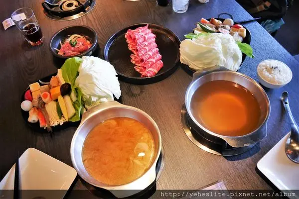 輕井澤鍋物台南店 - 富麗堂皇的東方禪意美學內含著低調奢華但又平價鍋物的火鍋店