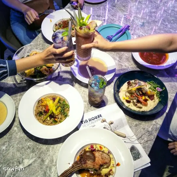 遇fun胃_Tin House Restaurant ||台中美食||台中網美餐廳||玻璃貨櫃屋 最新網美景點餐廳 有時尚有美食