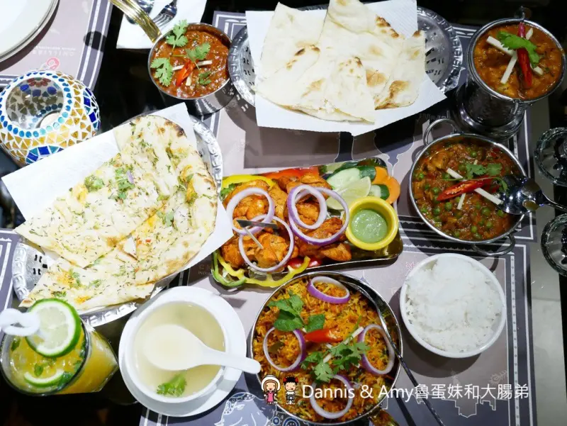 《新竹印度餐廳推薦》印度人開的Chillies淇里思印度餐廳。好吃的特色烤餅印度咖哩。菜單價位菜色分享 ︱關新路印度美食 （影片） - Dannis & Amy魯蛋妹和大腸弟