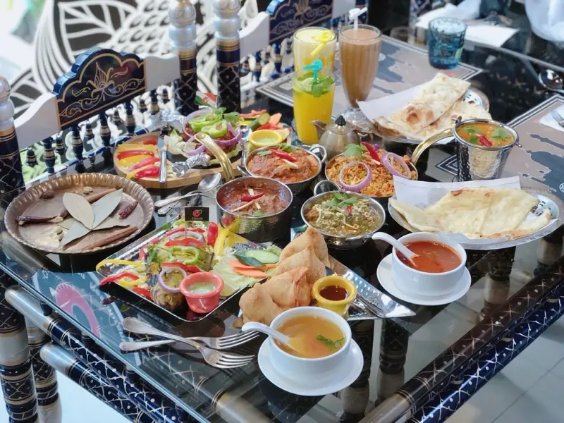 淇里思印度餐廳.充滿印度色彩咖喱。烤餅。肉肉海鮮(蛋奶素)。風味餐--踢小米食記