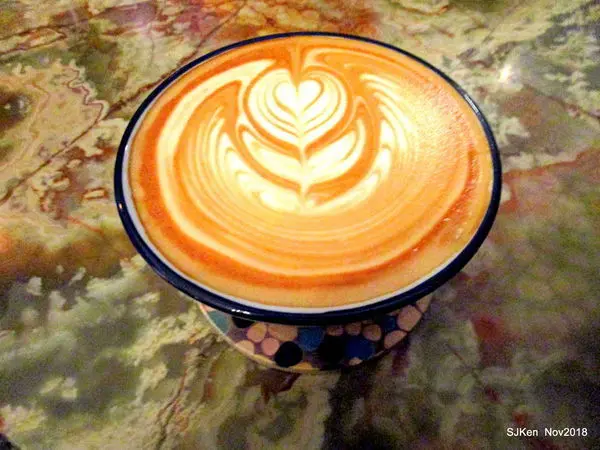 (大稻埕碼頭迪化街旁周邊美食)「窩窩wooo」--- 品一處台灣時光老宅，飲一杯香港記憶芬芳。